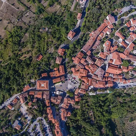 Awesome In Labin With Kitchen Prázdninový dům