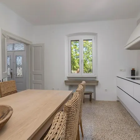 Awesome In Labin With Kitchen *
