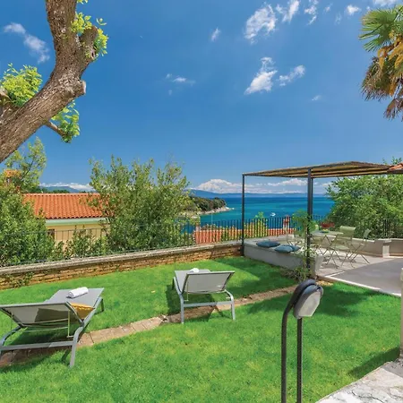 Awesome In Labin With Kitchen Сasa de vacaciones