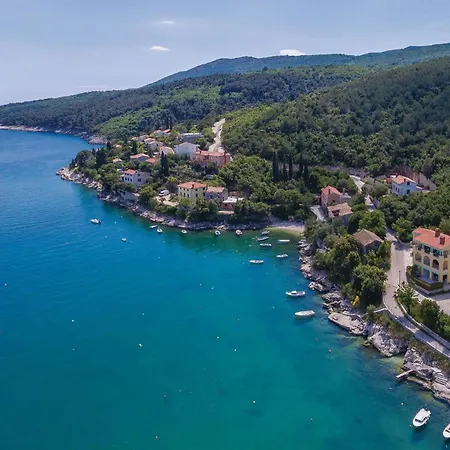 Awesome In Labin With Kitchen Сasa de vacaciones